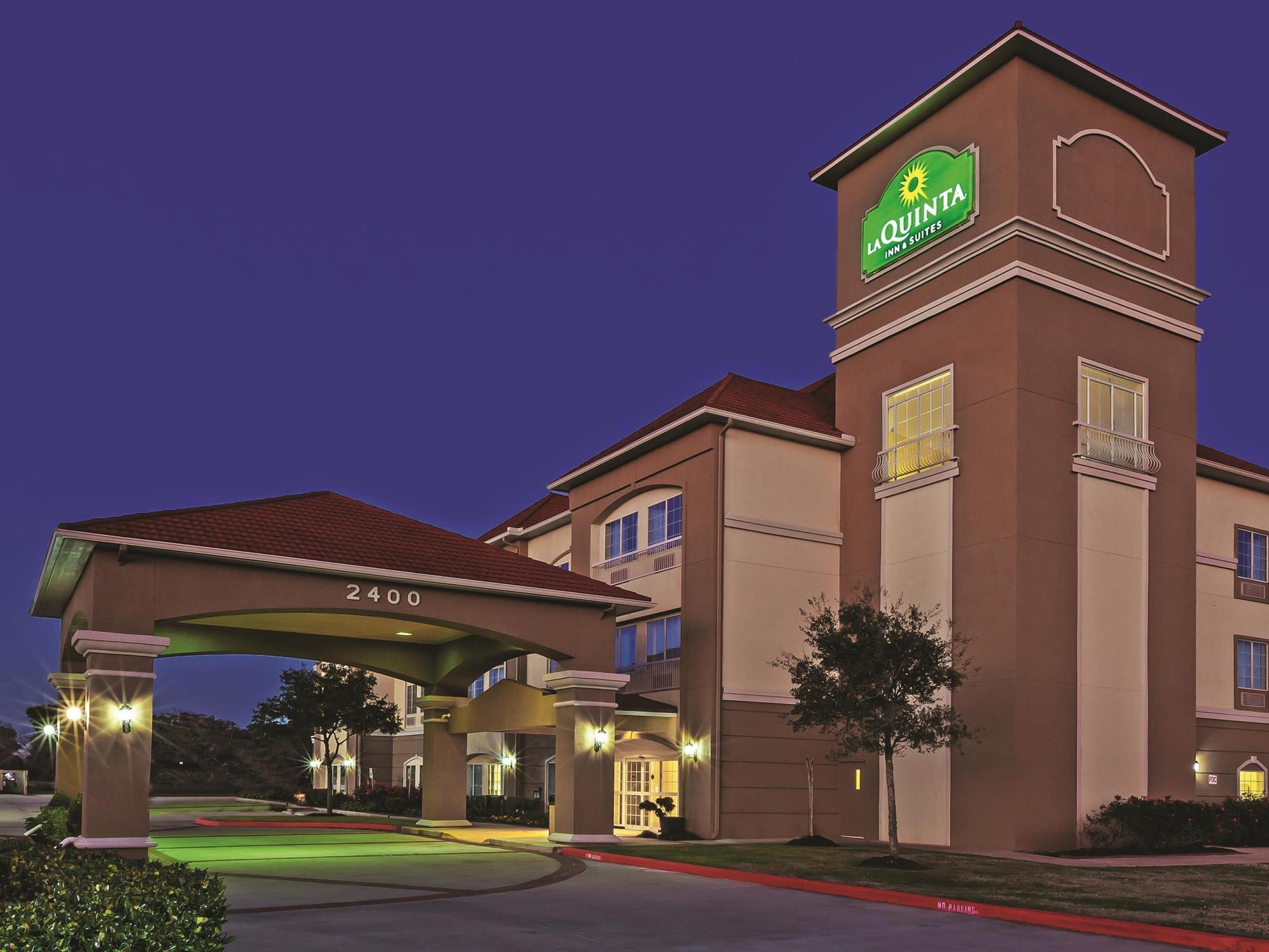 La Quinta By Wyndham Angleton Hotel Exterior foto