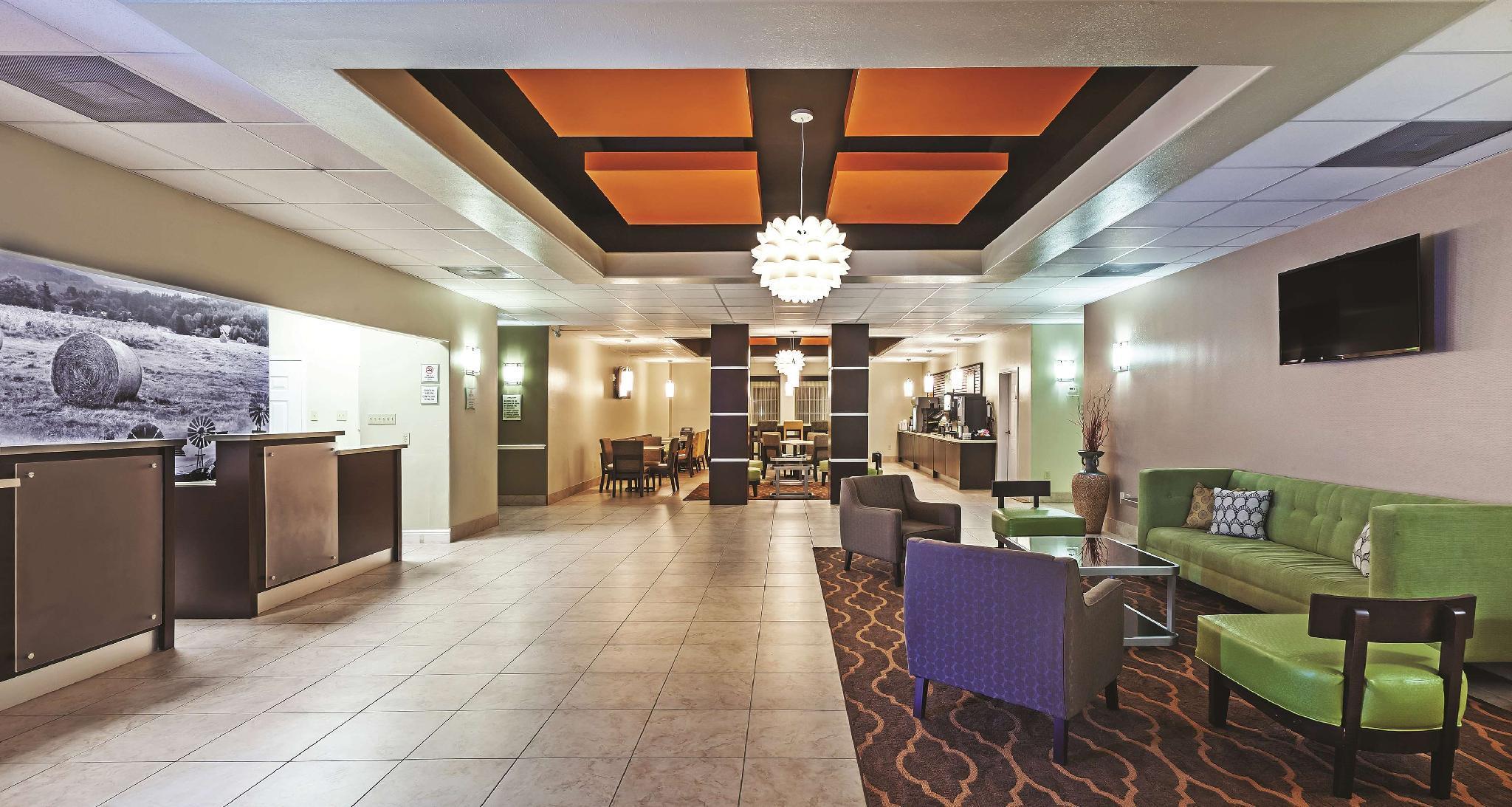 La Quinta By Wyndham Angleton Hotel Exterior foto