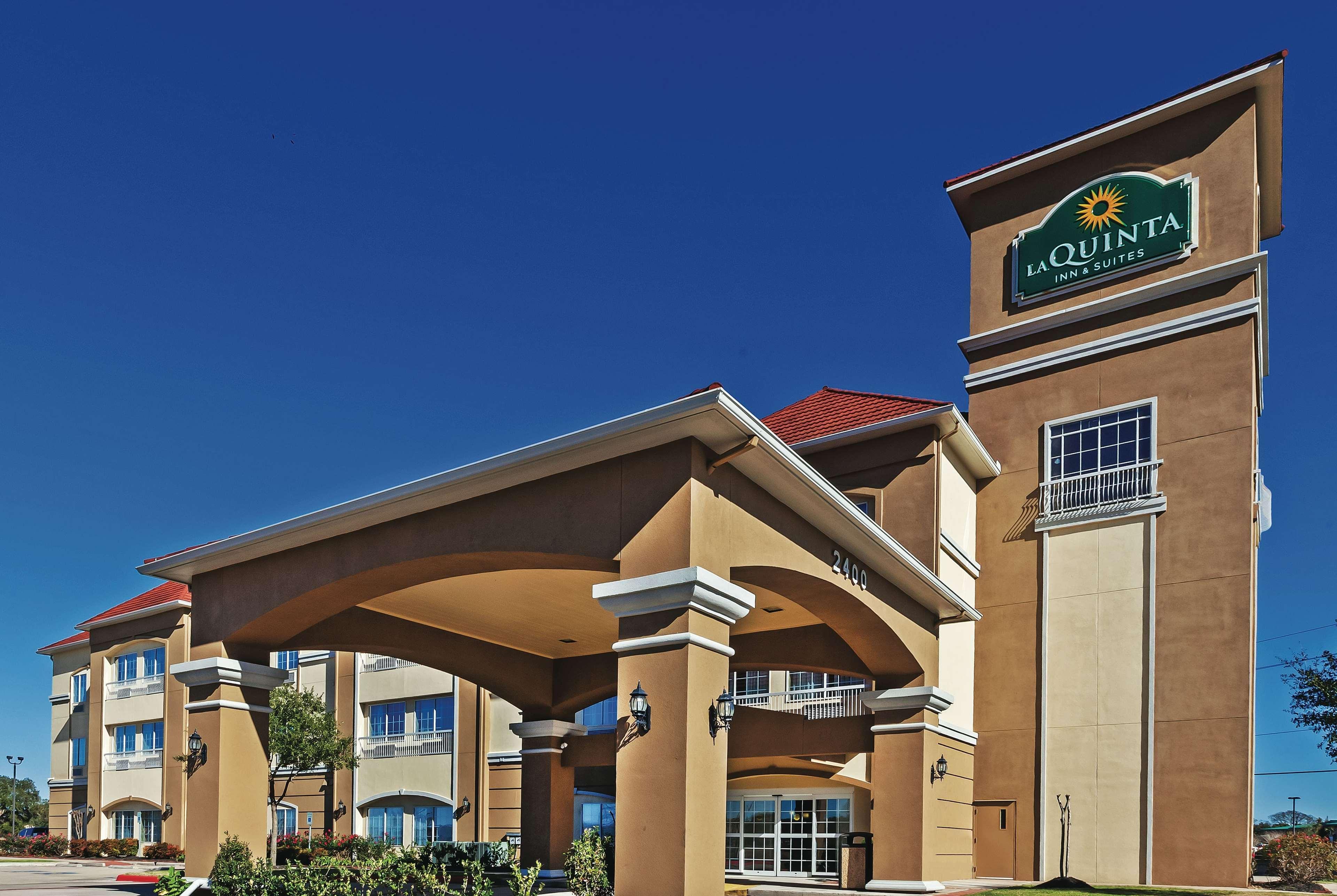 La Quinta By Wyndham Angleton Hotel Exterior foto